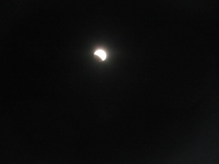 442年ぶりの天体ショー 皆既月食と天王星